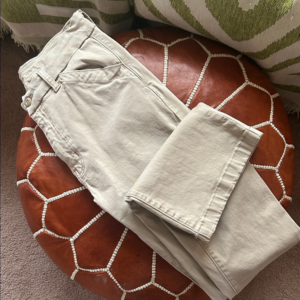 American Eagle 🦅 | Bootcut Khaki Pants